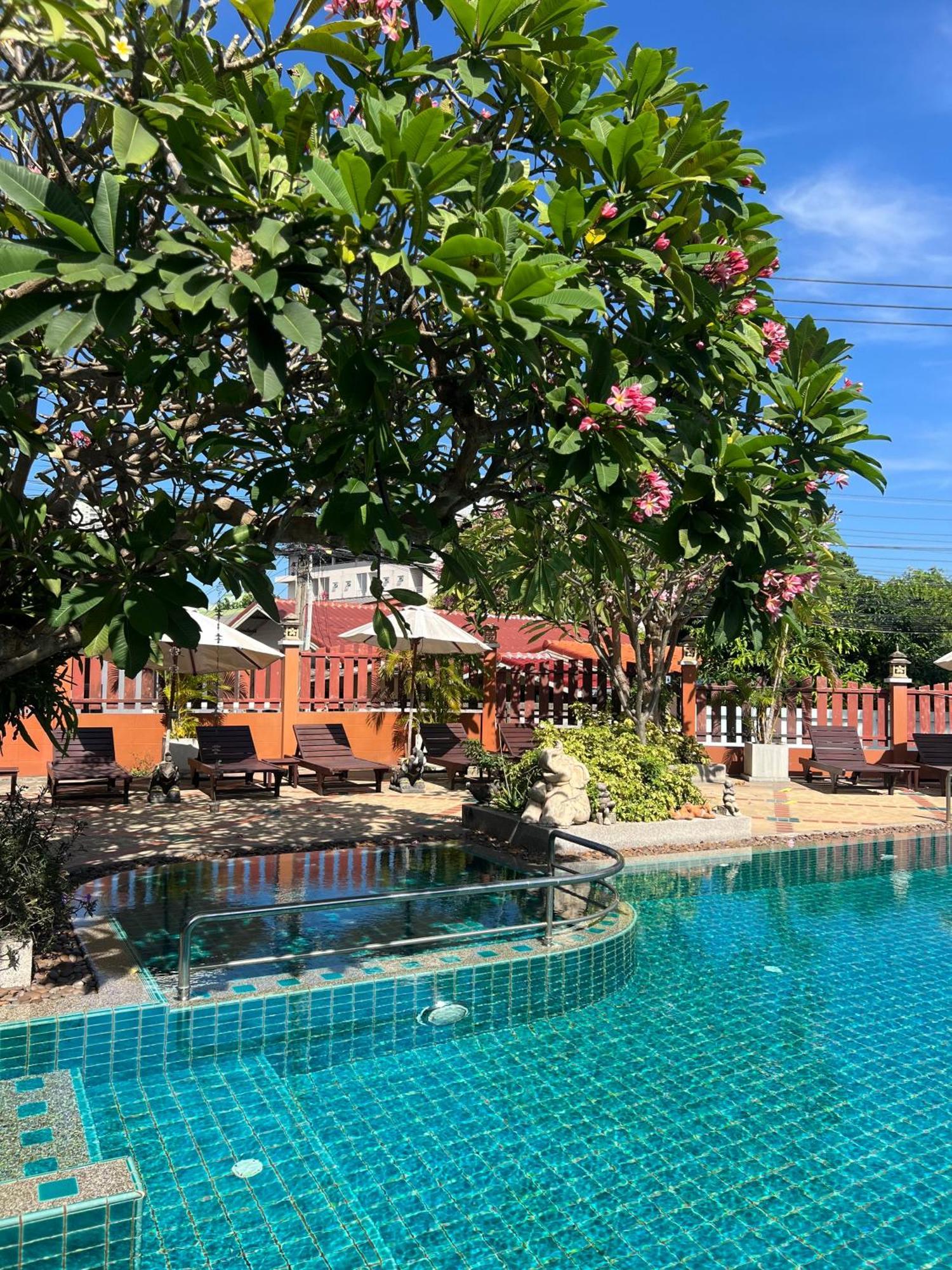 Hotel Pattara Mansion พัทยา Pattaya Esterno foto