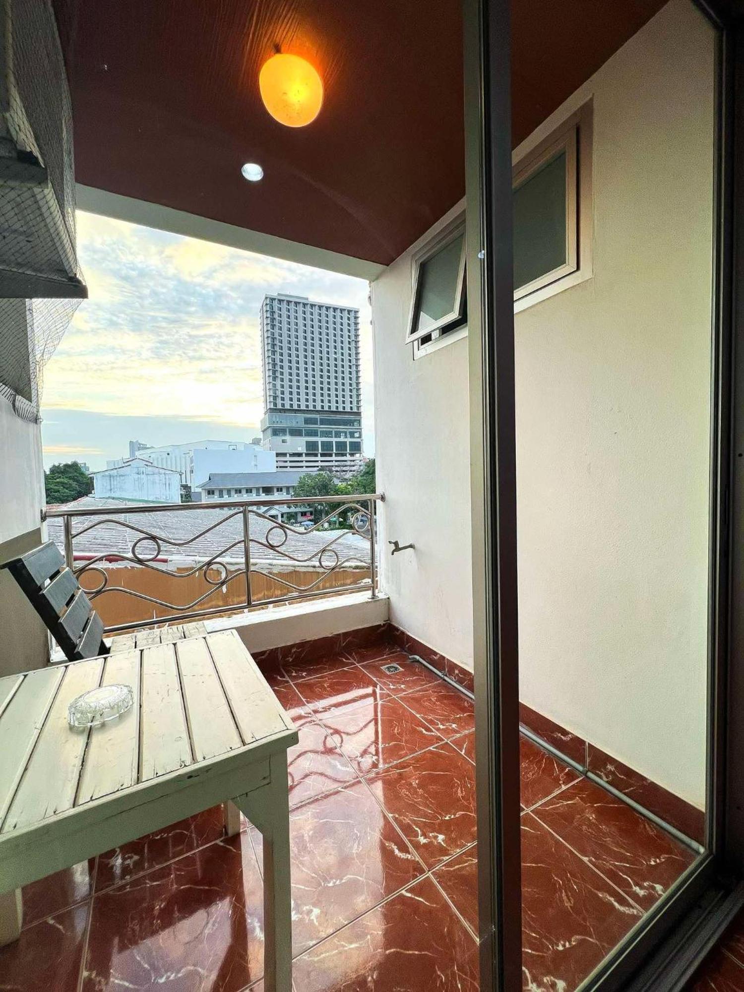 Hotel Pattara Mansion พัทยา Pattaya Esterno foto